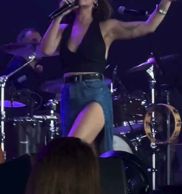 Gaffe sur scène pour Maren Morris, elle chante sans culotte et sa vidéo devient virale