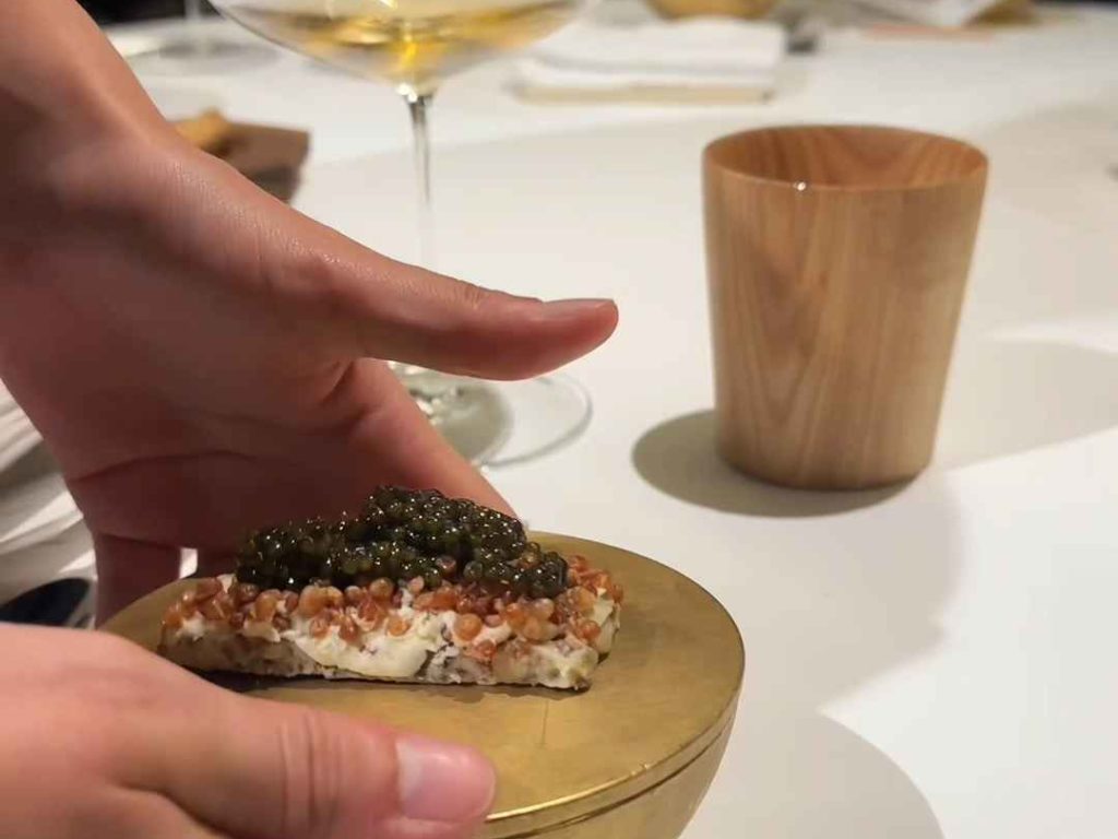 Influencer critica restaurante con estrella Michelin: la policía llega a la cuenta