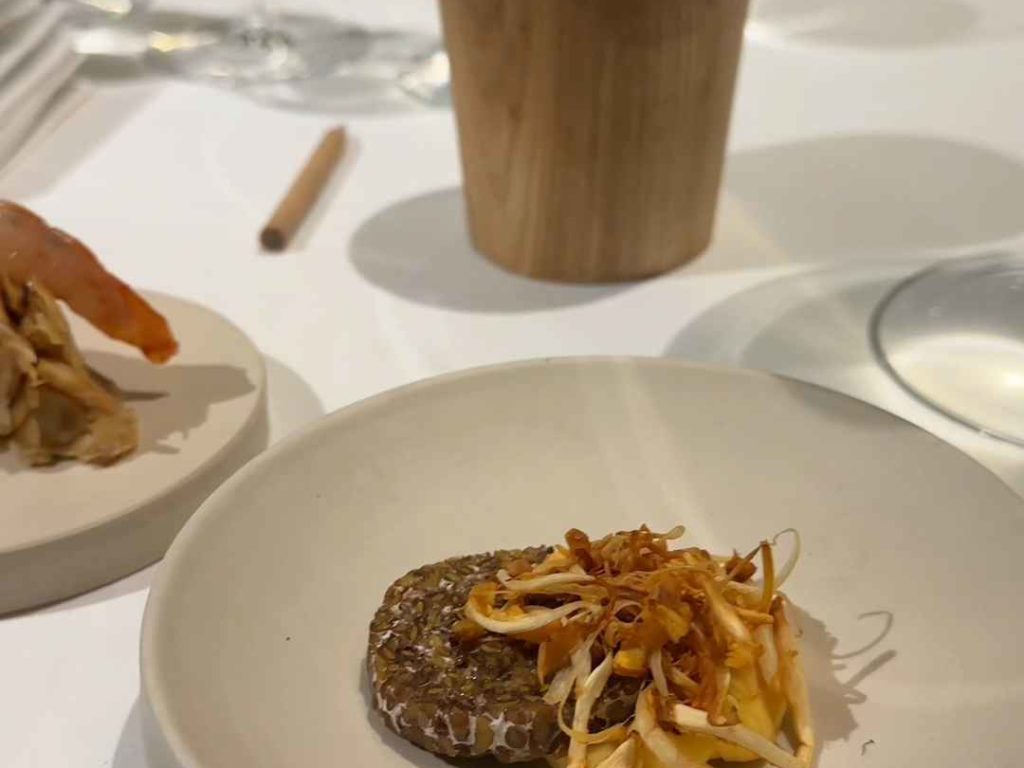 Influencer critica restaurante con estrella Michelin: la policía llega a la cuenta