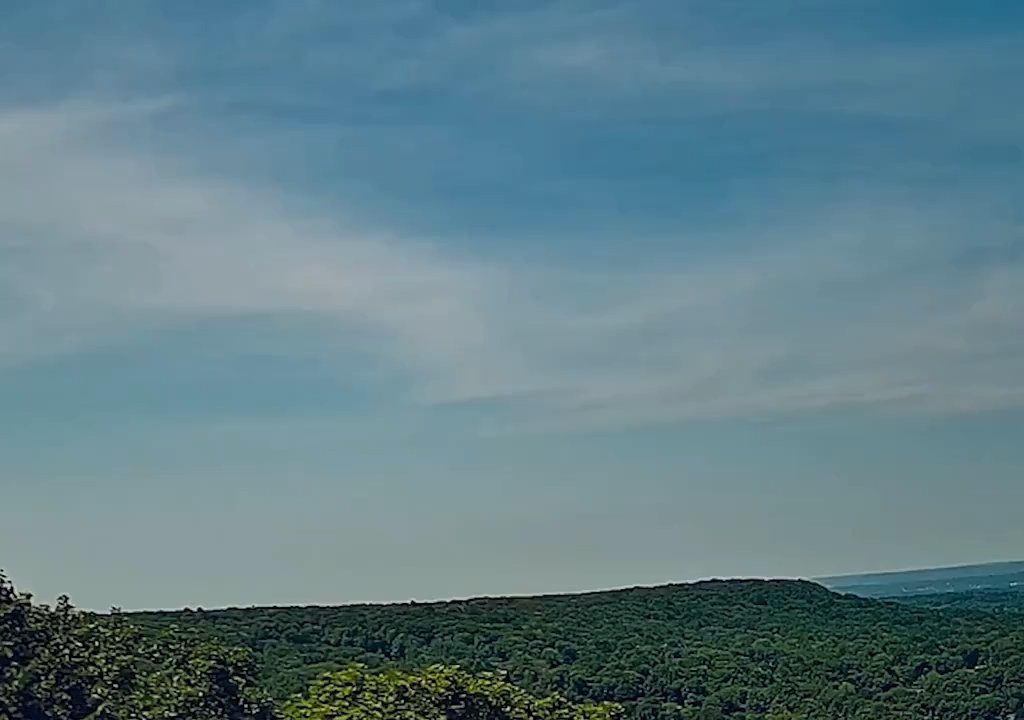 Une météorite « effleure » la statue de la Liberté à New York : des vidéos émergent