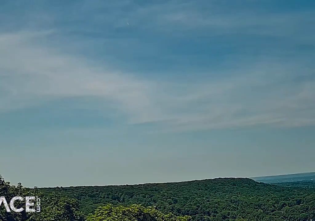 Une météorite « effleure » la statue de la Liberté à New York : des vidéos émergent