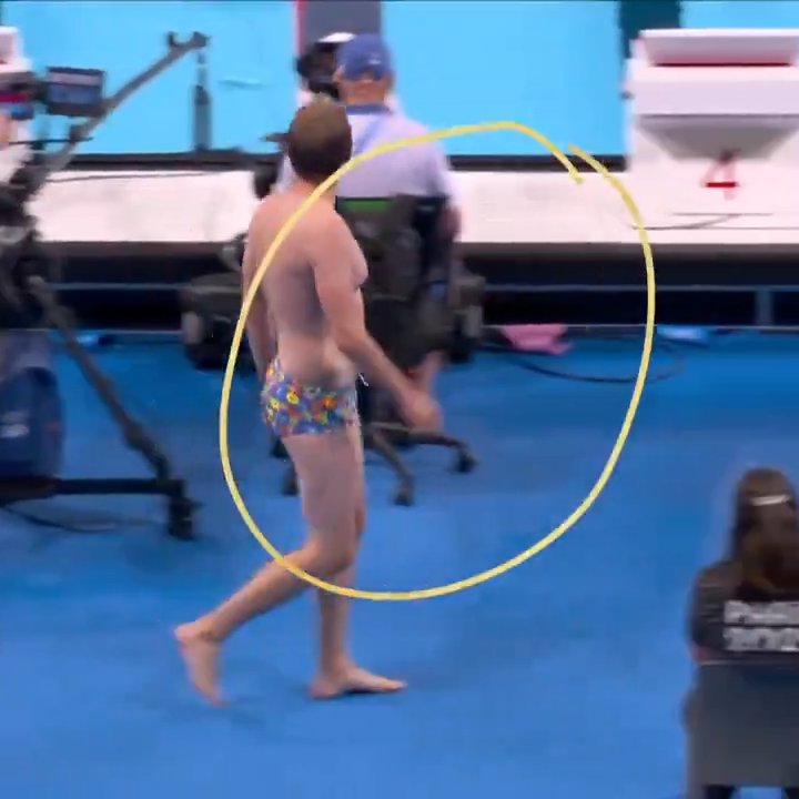 Paris 2024, un héros mystérieux sauve une course de natation : voici qui est "Bob le receveur de casquettes"