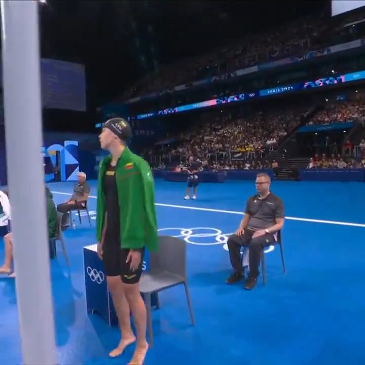 Paris 2024, un héros mystérieux sauve une course de natation : voici qui est "Bob le receveur de casquettes"