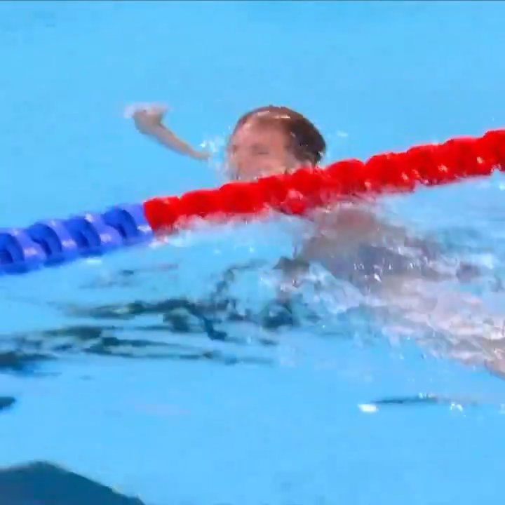 Paris 2024, un héros mystérieux sauve une course de natation : voici qui est "Bob le receveur de casquettes"