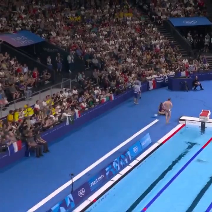 París 2024, un héroe misterioso salva la carrera de natación: aquí está quién es "Bob el cazador de gorras"