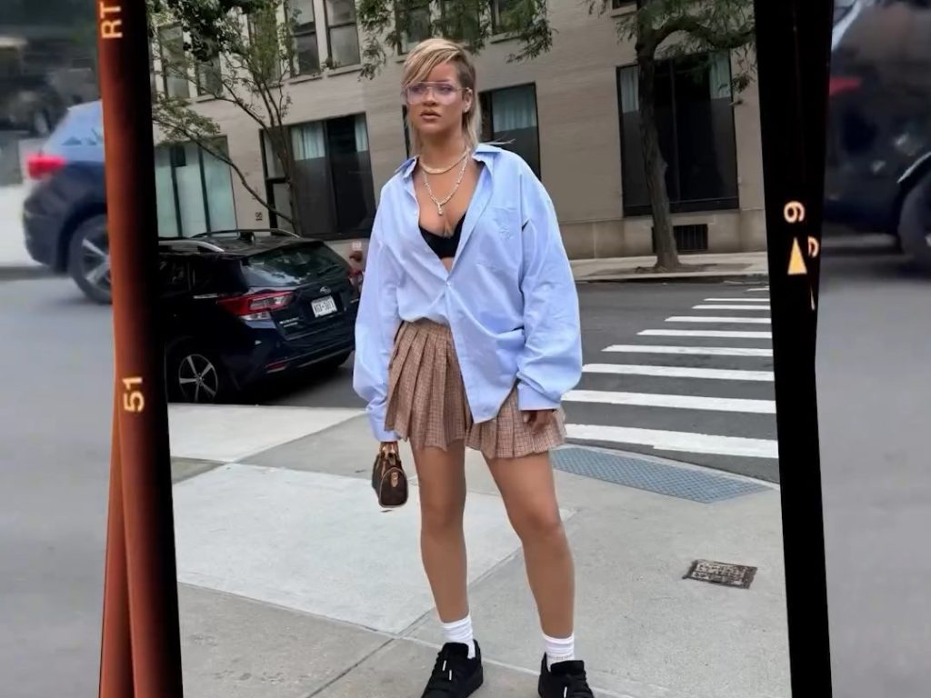 Rihanna pasea por Nueva York y enseña las bragas: he aquí por qué