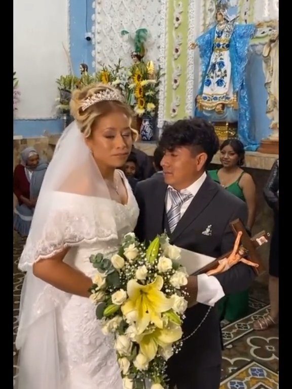 Betrunkener Bräutigam am Altar, verlegene Braut: Video der Hochzeit geht viral