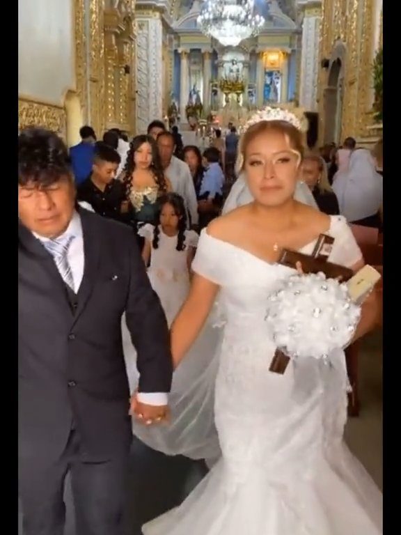 Betrunkener Bräutigam am Altar, verlegene Braut: Video der Hochzeit geht viral