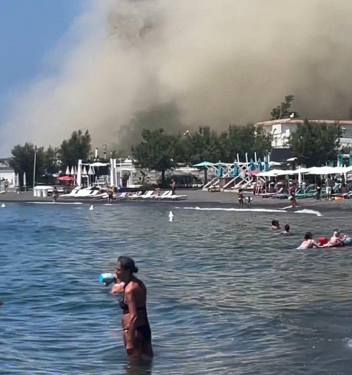 Tremblement de terre à Naples, une montagne s'effondre à Procida