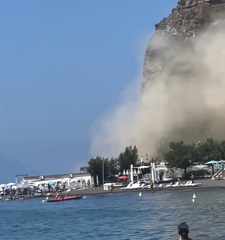 Erdbeben in Neapel, in Procida stürzt ein Berg ein