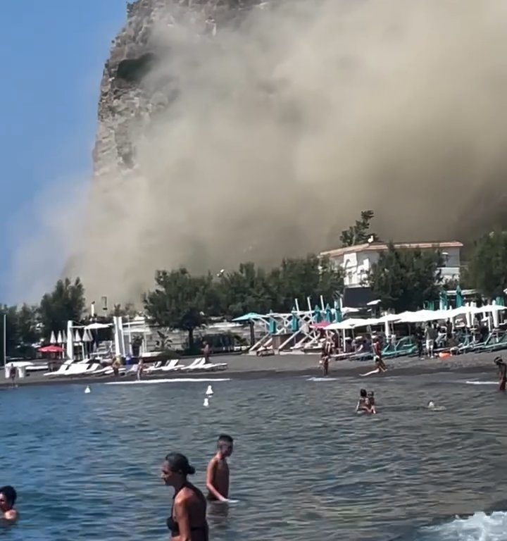 Terremoto en Nápoles, una montaña se derrumba en Procida