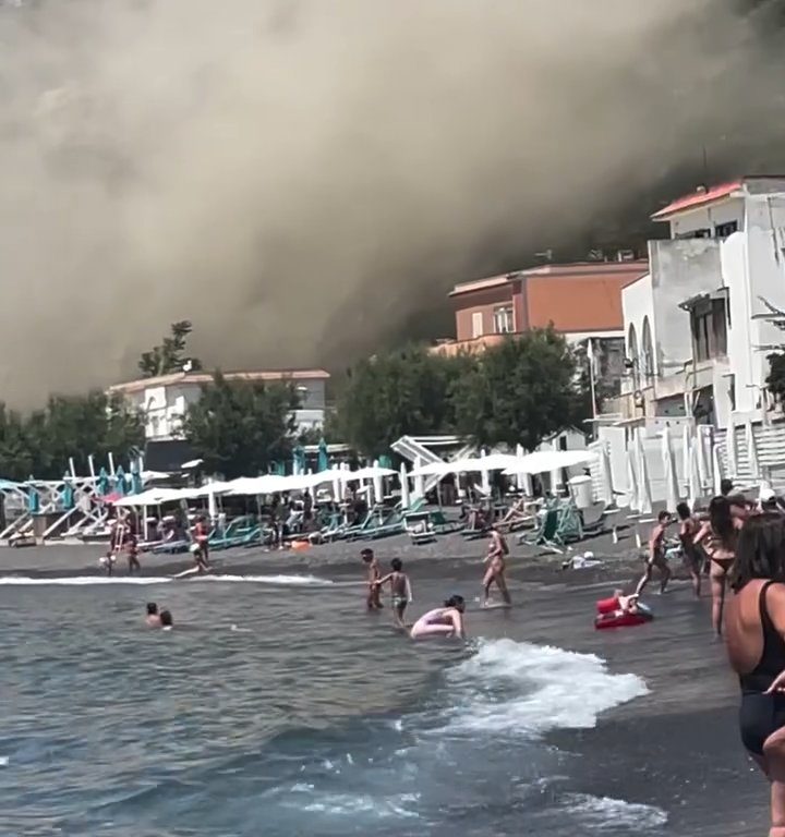 Erdbeben in Neapel, in Procida stürzt ein Berg ein