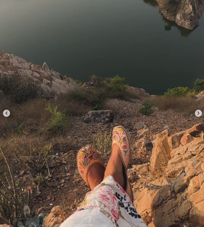 Influencer de viajes se filma en una cascada y cae 90 metros: muerta