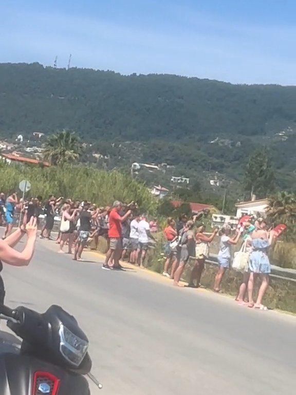 Touristes projetés dans les airs par le moteur de l'avion : ils voulaient des selfies spectaculaires