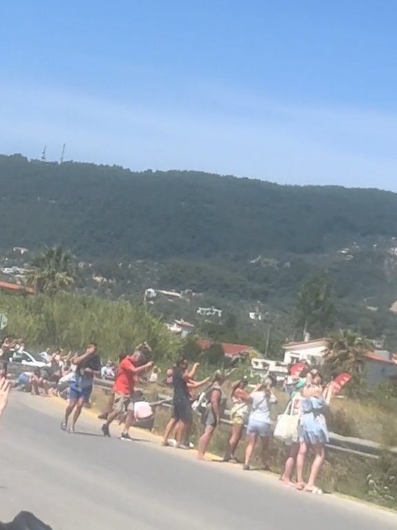 Touristes projetés dans les airs par le moteur de l'avion : ils voulaient des selfies spectaculaires