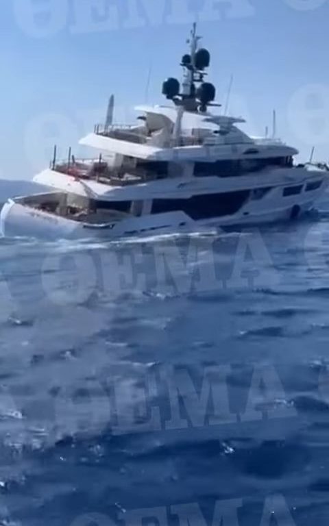 Un yacht de luxe coule en Grèce : l'équipage a oublié d'ouvrir la trappe