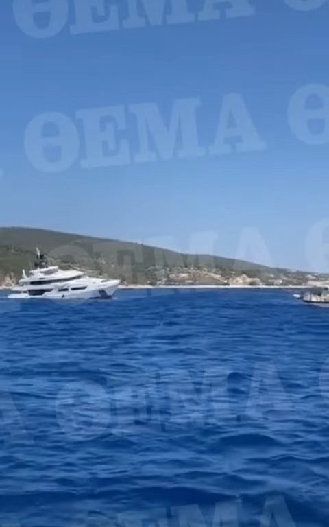 Un yacht de luxe coule en Grèce : l'équipage a oublié d'ouvrir la trappe