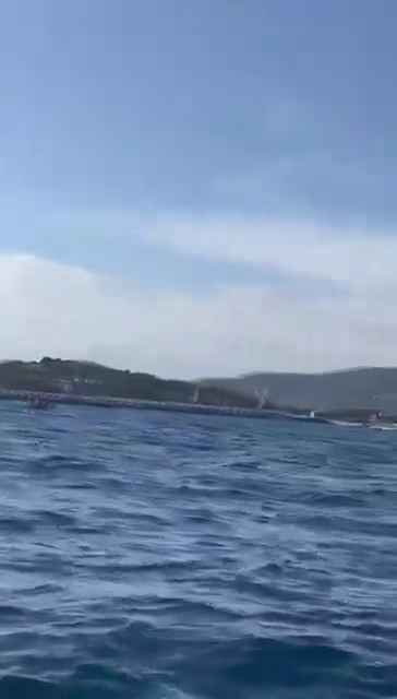 Un avion s'écrase en mer devant des dizaines de personnes : vidéo choquante