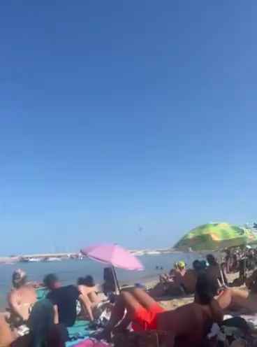 Un avion s'écrase en mer devant des dizaines de personnes : vidéo choquante