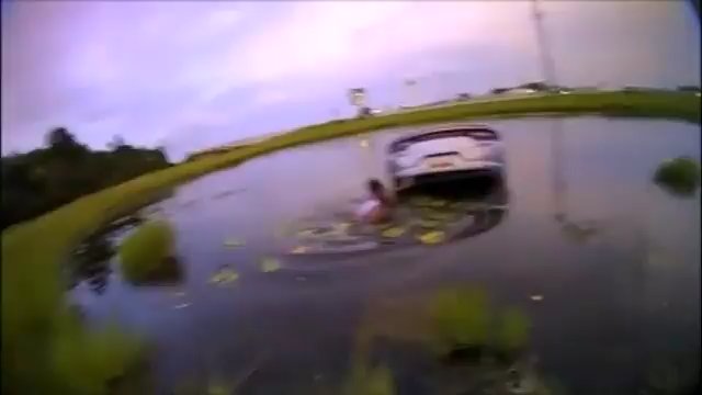 Voiture dans un lac après une crise d'épilepsie, un jeune de 12 ans sauve sa mère avec un policier