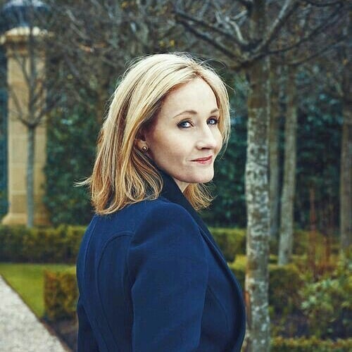 Imane Khelif denuncia per cyberbullismo Elon Musk e JK Rowling