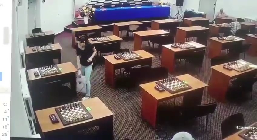 La reine des échecs russe empoisonne sa rivale avec du mercure, une vidéo l'expose