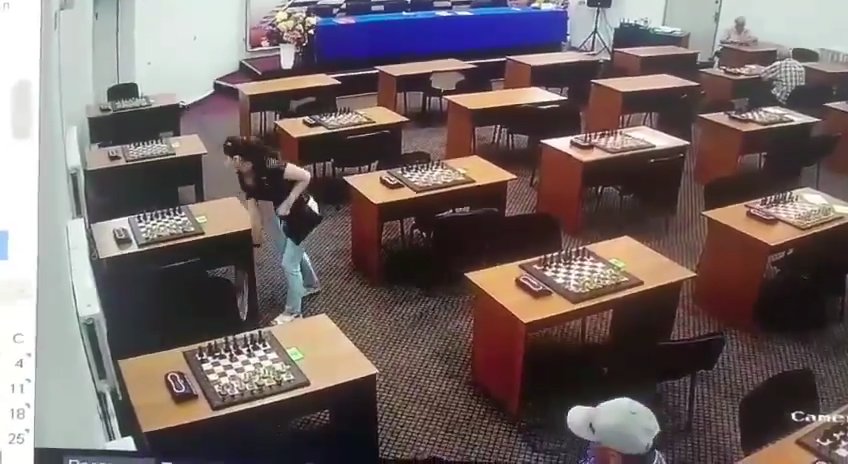 La reine des échecs russe empoisonne sa rivale avec du mercure, une vidéo l'expose