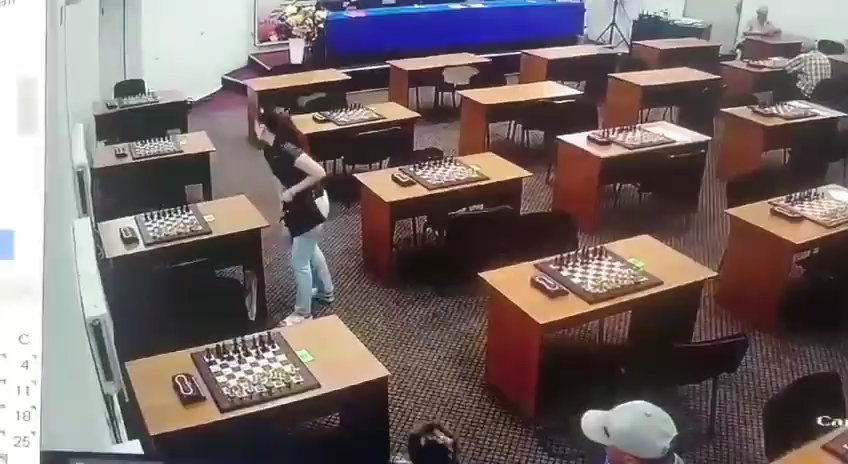 La reine des échecs russe empoisonne sa rivale avec du mercure, une vidéo l'expose