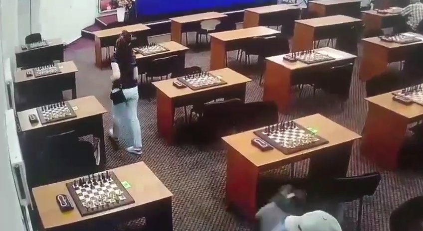 La reine des échecs russe empoisonne sa rivale avec du mercure, une vidéo l'expose