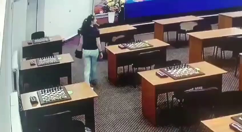 La reine des échecs russe empoisonne sa rivale avec du mercure, une vidéo l'expose