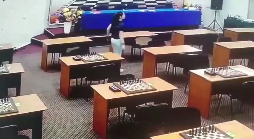 La reine des échecs russe empoisonne sa rivale avec du mercure, une vidéo l'expose