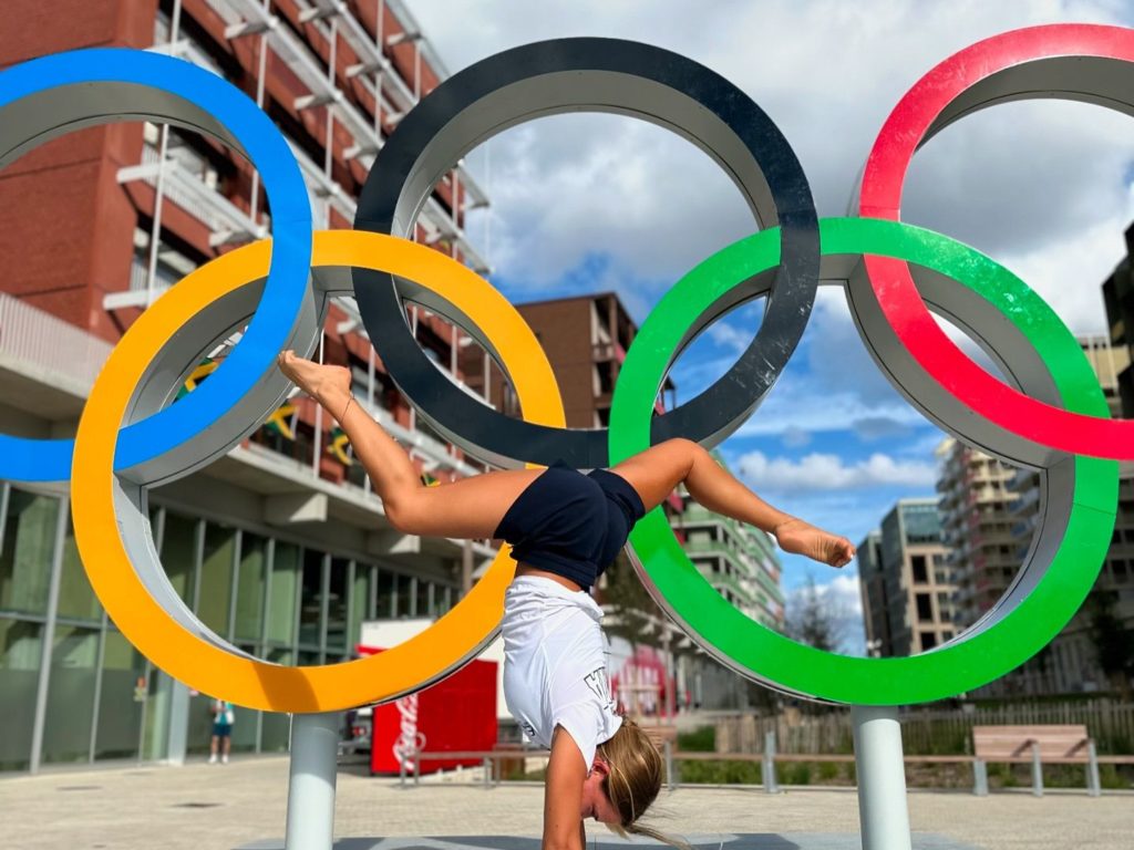 Tuffatrice italiana rischia la vita alle Olimpiadi: quasi si spacca la testa, è polemica