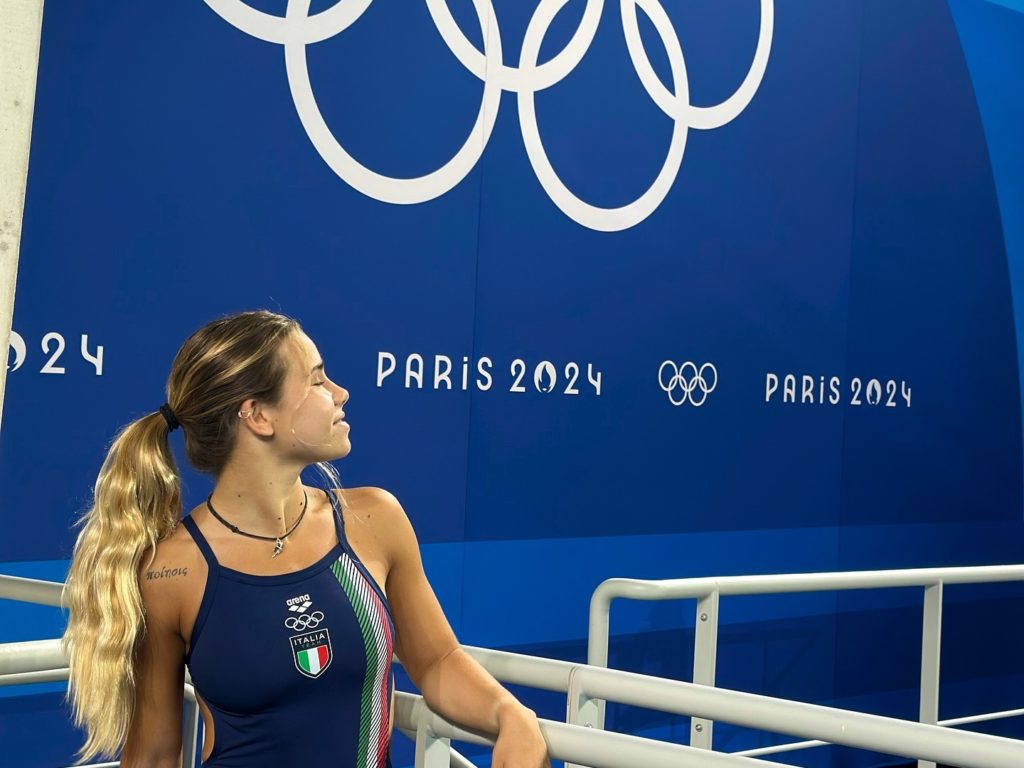 Tuffatrice italiana rischia la vita alle Olimpiadi: quasi si spacca la testa, è polemica