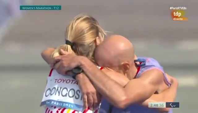 Une athlète paralympique disqualifiée (et perd la médaille) à deux mètres de la ligne d'arrivée parce qu'elle est trop altruiste