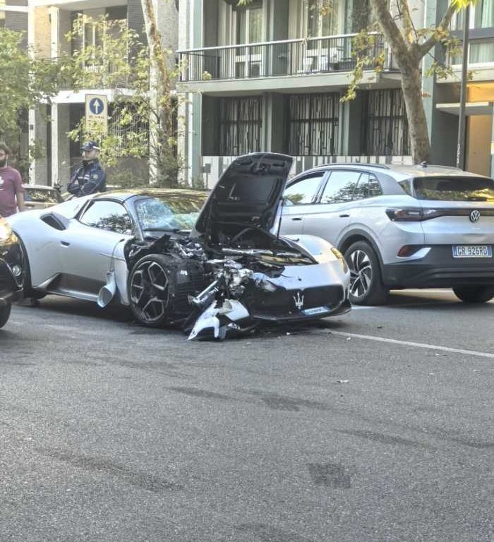 Distrugge una Maserati MC20 e la abbandona: mistero durante la Milano Fashion Week