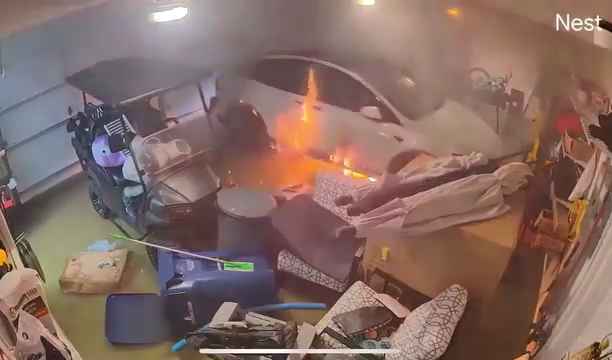 Garaje inundado por huracán, Tesla explota: vídeo dramático