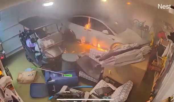 Garaje inundado por huracán, Tesla explota: vídeo dramático