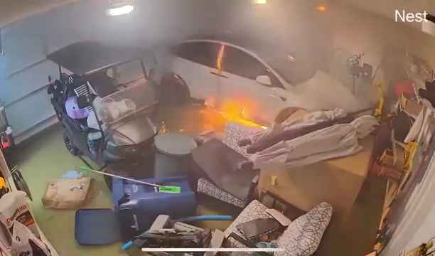 Garaje inundado por huracán, Tesla explota: vídeo dramático