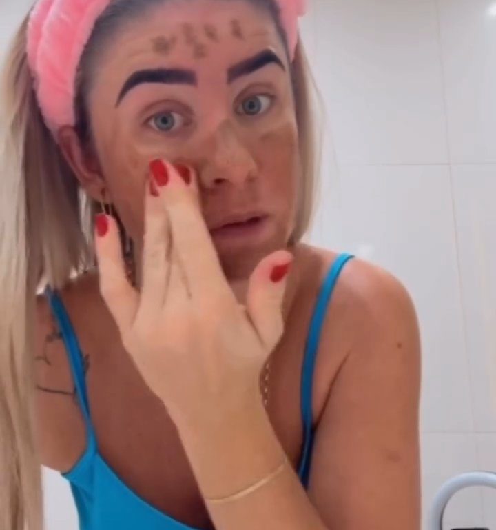 Influencer hace un cubrebocas con sus heces: tras videos vecinos la desalojan