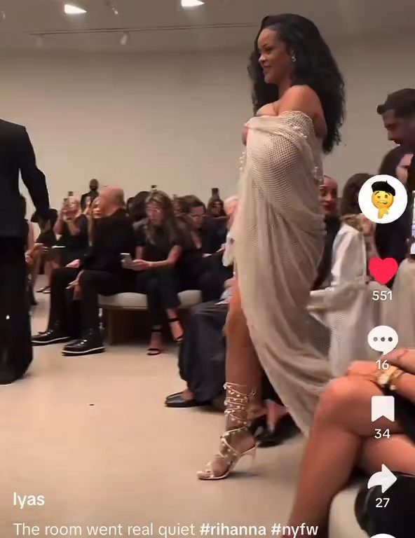 Rihanna ignora Naomi Campbell durante sfilata: video virale