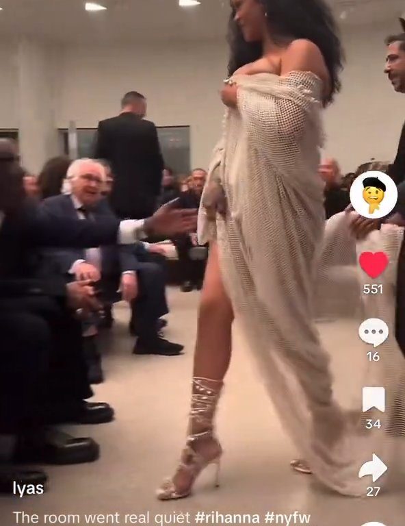 Rihanna ignora Naomi Campbell durante sfilata: video virale