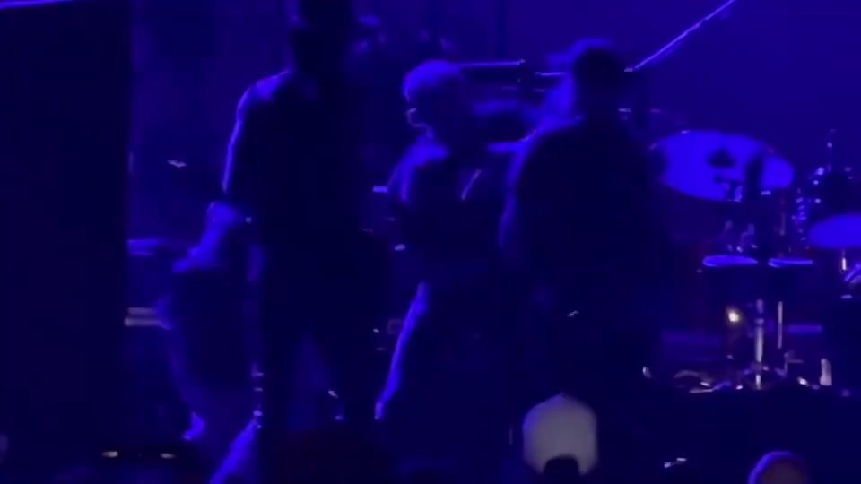 Pelea entre cantante y guitarrista de Jane's Addiction, aquí el motivo