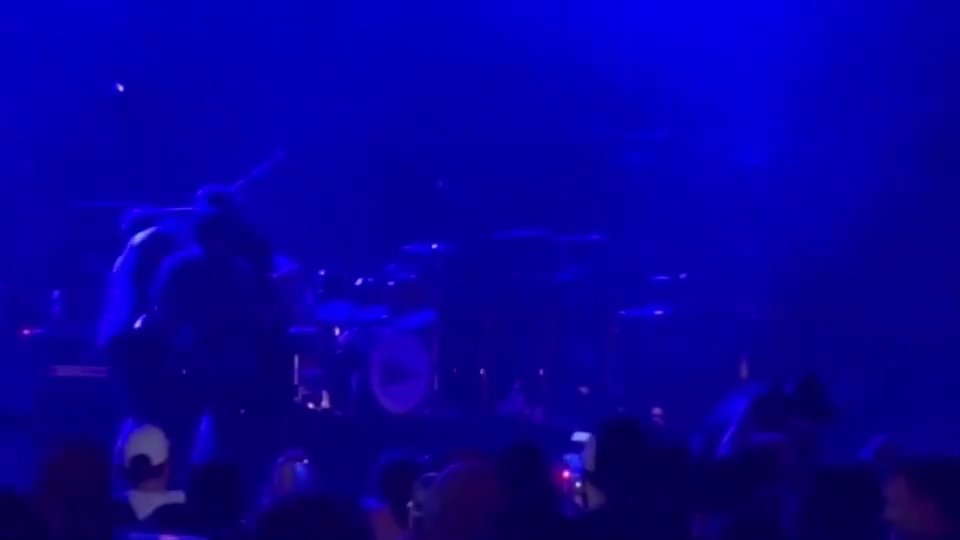 Pelea entre cantante y guitarrista de Jane's Addiction, aquí el motivo