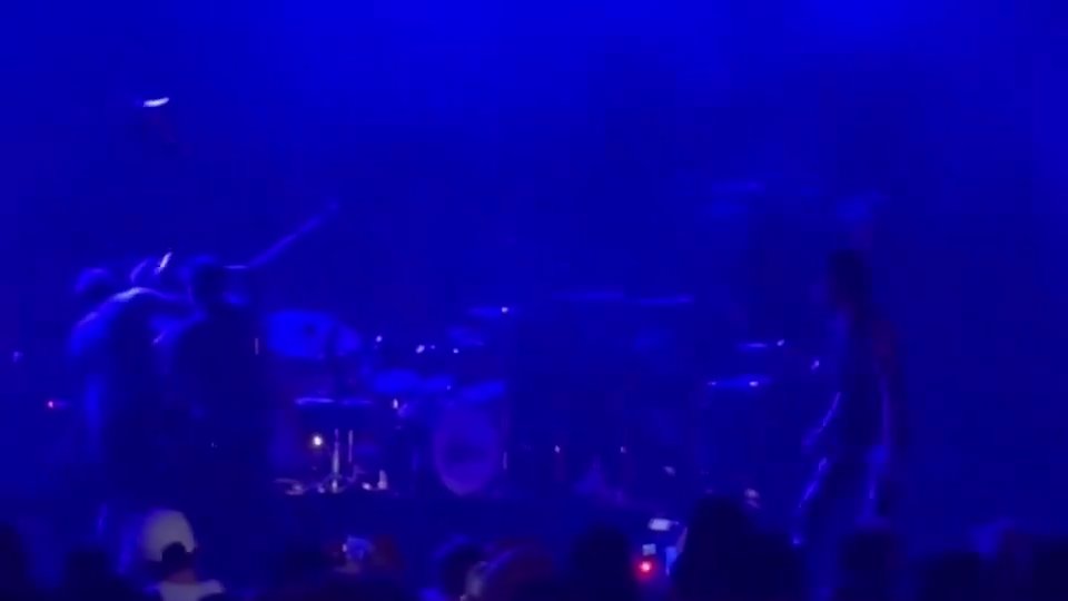 Pelea entre cantante y guitarrista de Jane's Addiction, aquí el motivo