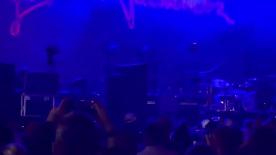 Pelea entre cantante y guitarrista de Jane's Addiction, aquí el motivo