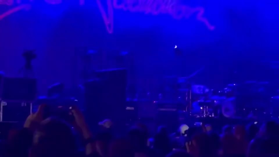 Pelea entre cantante y guitarrista de Jane's Addiction, aquí el motivo