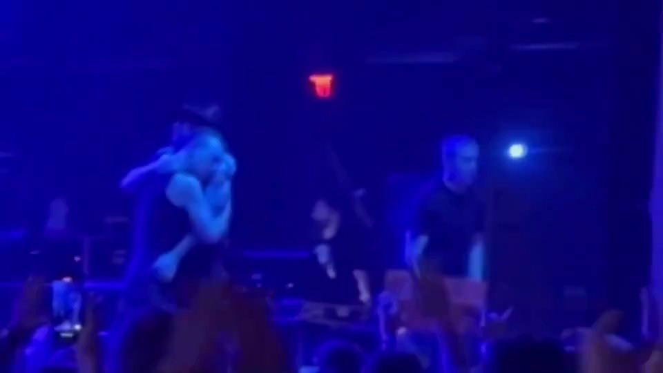 Pelea entre cantante y guitarrista de Jane's Addiction, aquí el motivo