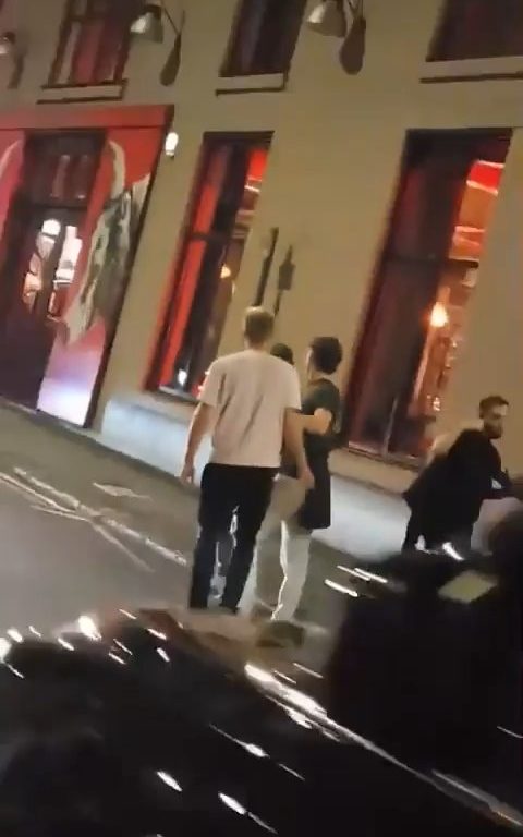 Shia Labeouf, fou, déclenche une bagarre devant un pub : vidéo