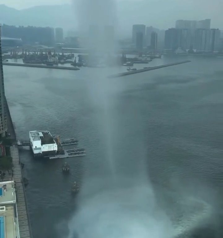 Une trombe marine qui secoue Hong Kong ne s'est pas produite depuis 1959