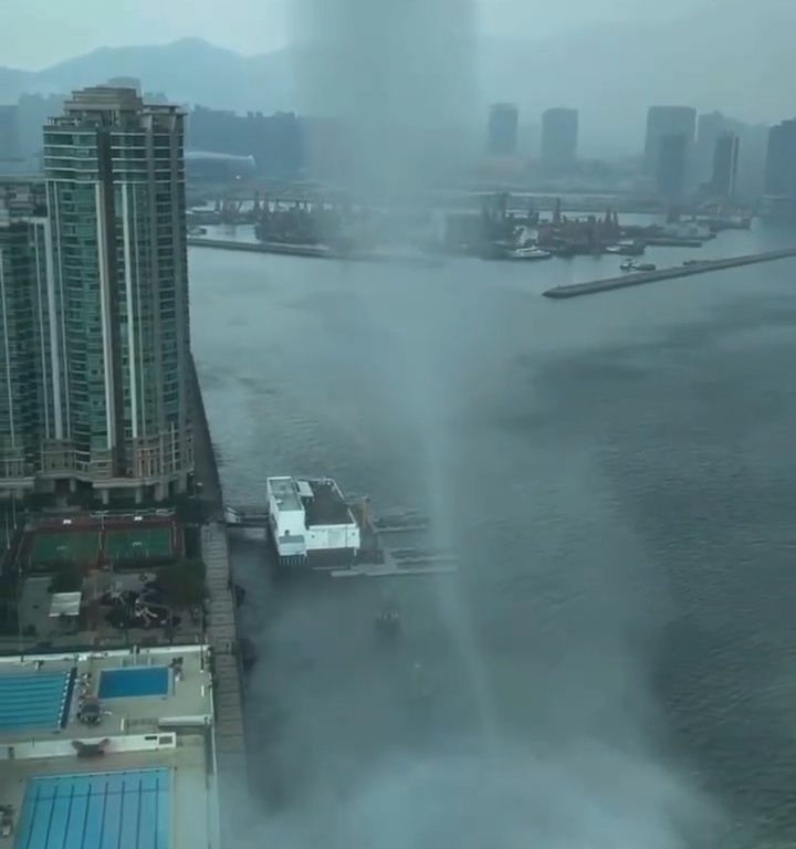 Une trombe marine qui secoue Hong Kong ne s'est pas produite depuis 1959